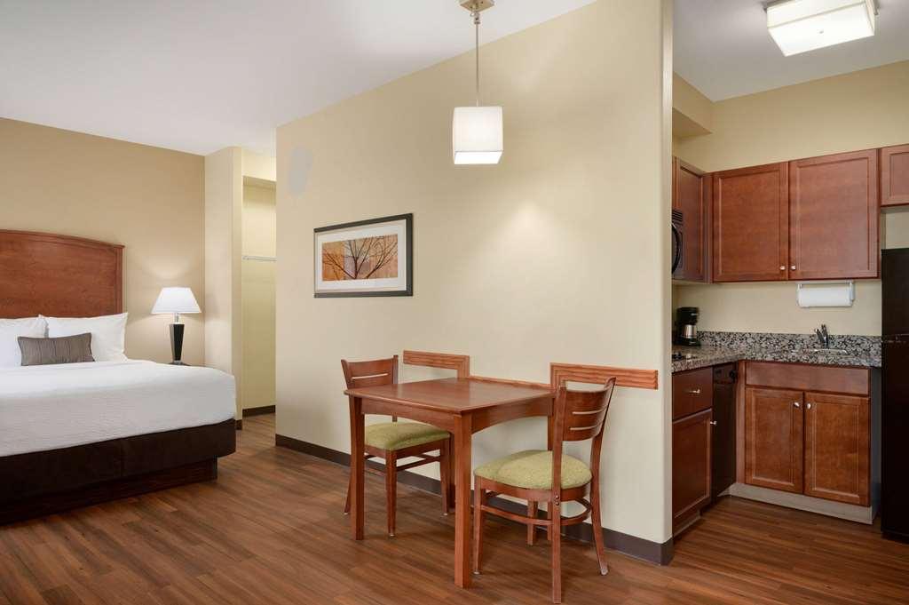 Days Inn & Suites By Wyndham Sherwood Park Edmonton Δωμάτιο φωτογραφία