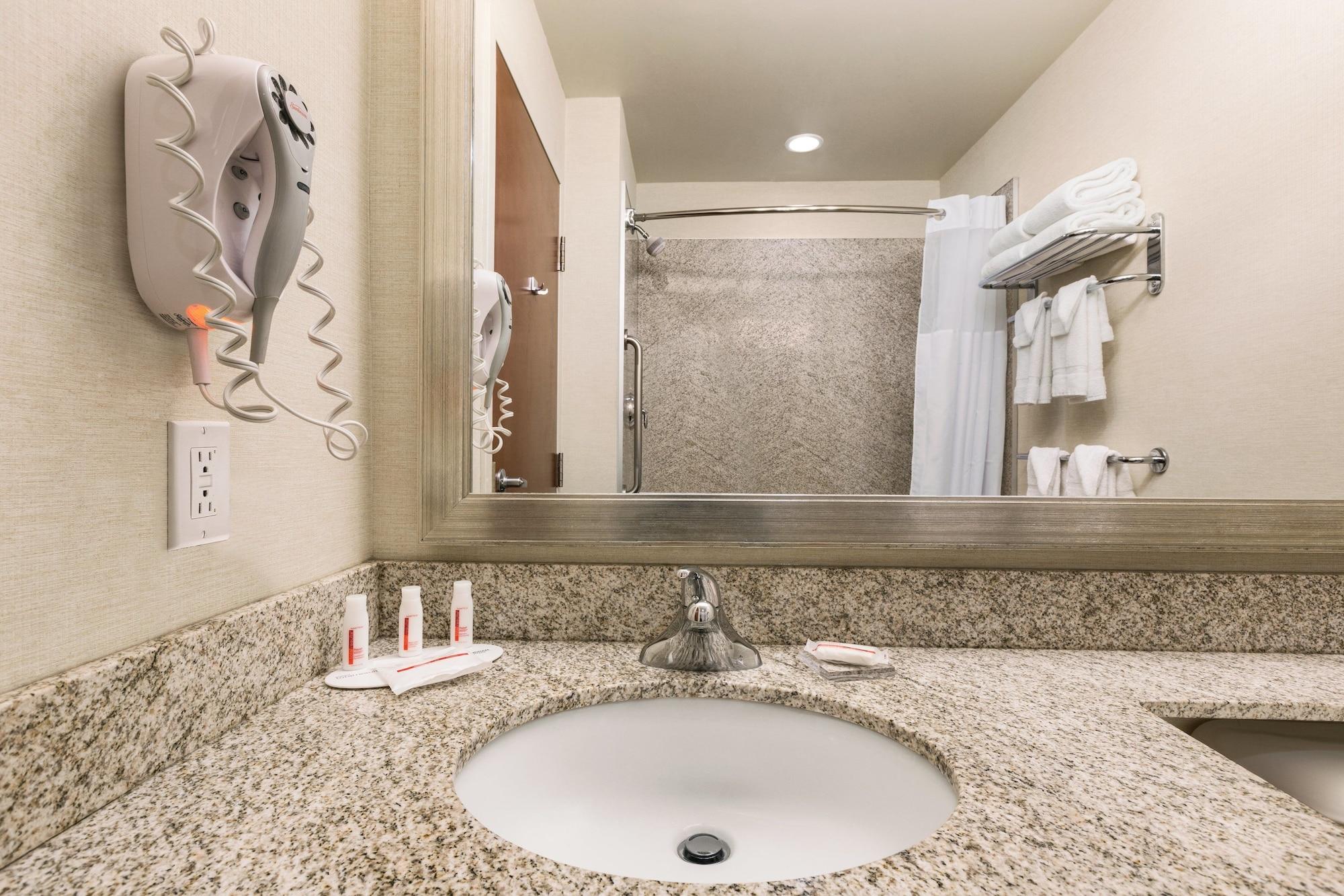 Days Inn & Suites By Wyndham Sherwood Park Edmonton Εξωτερικό φωτογραφία