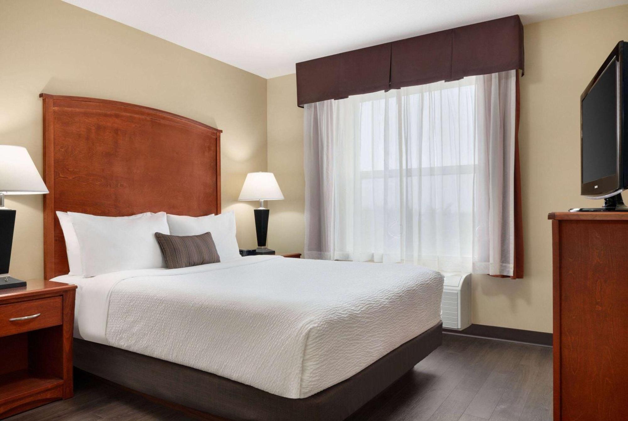 Days Inn & Suites By Wyndham Sherwood Park Edmonton Εξωτερικό φωτογραφία