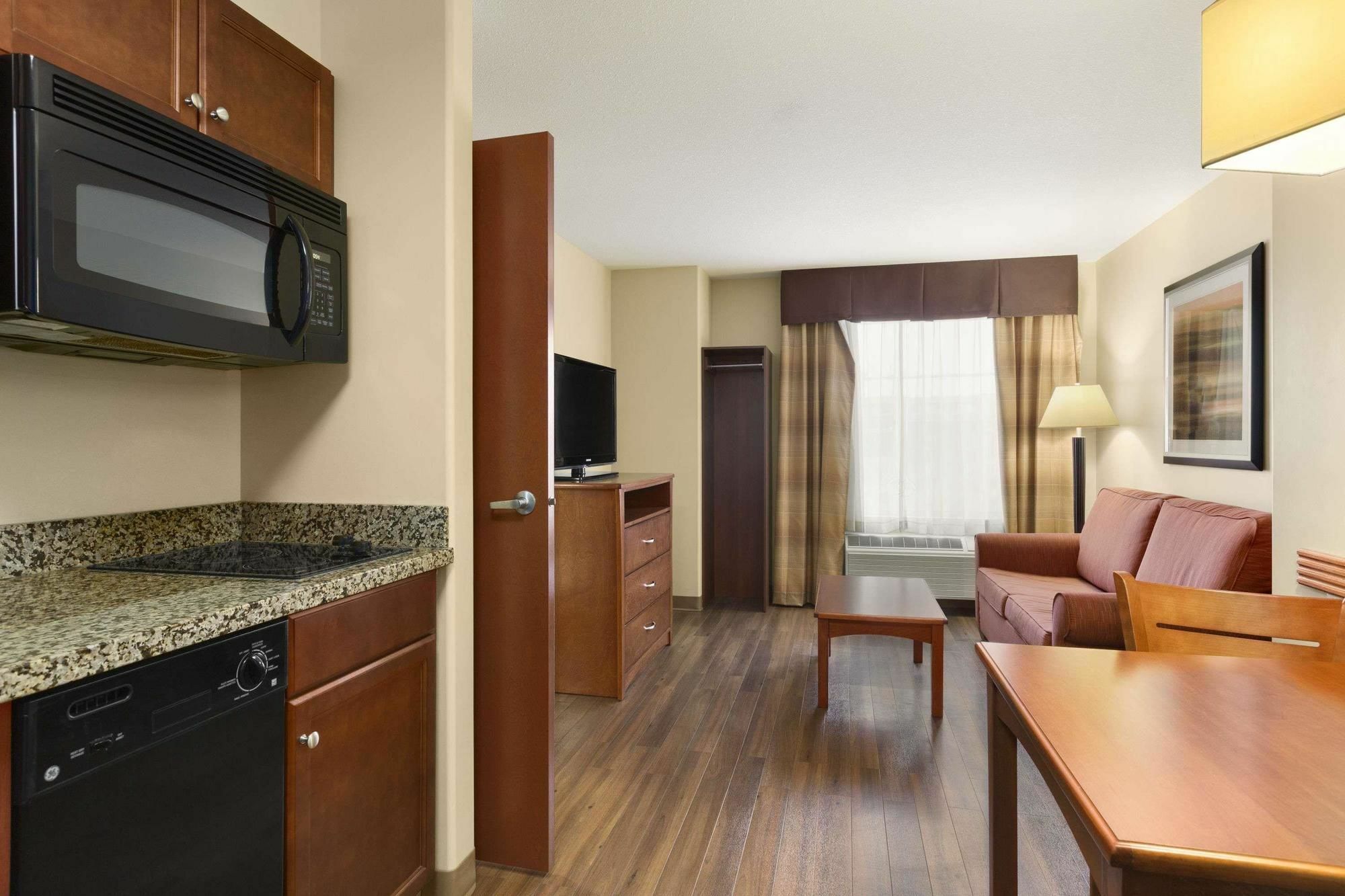 Days Inn & Suites By Wyndham Sherwood Park Edmonton Εξωτερικό φωτογραφία