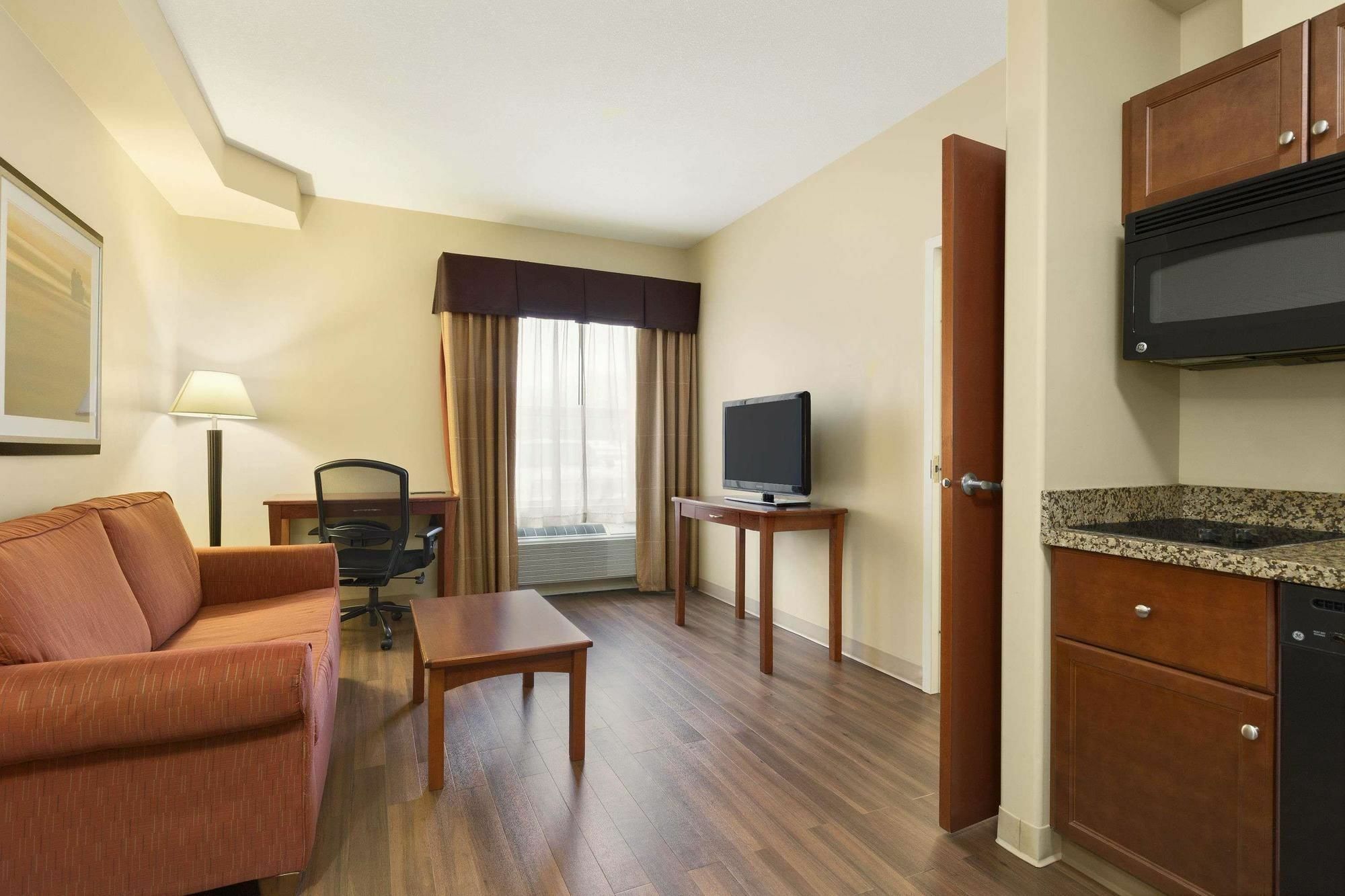 Days Inn & Suites By Wyndham Sherwood Park Edmonton Εξωτερικό φωτογραφία